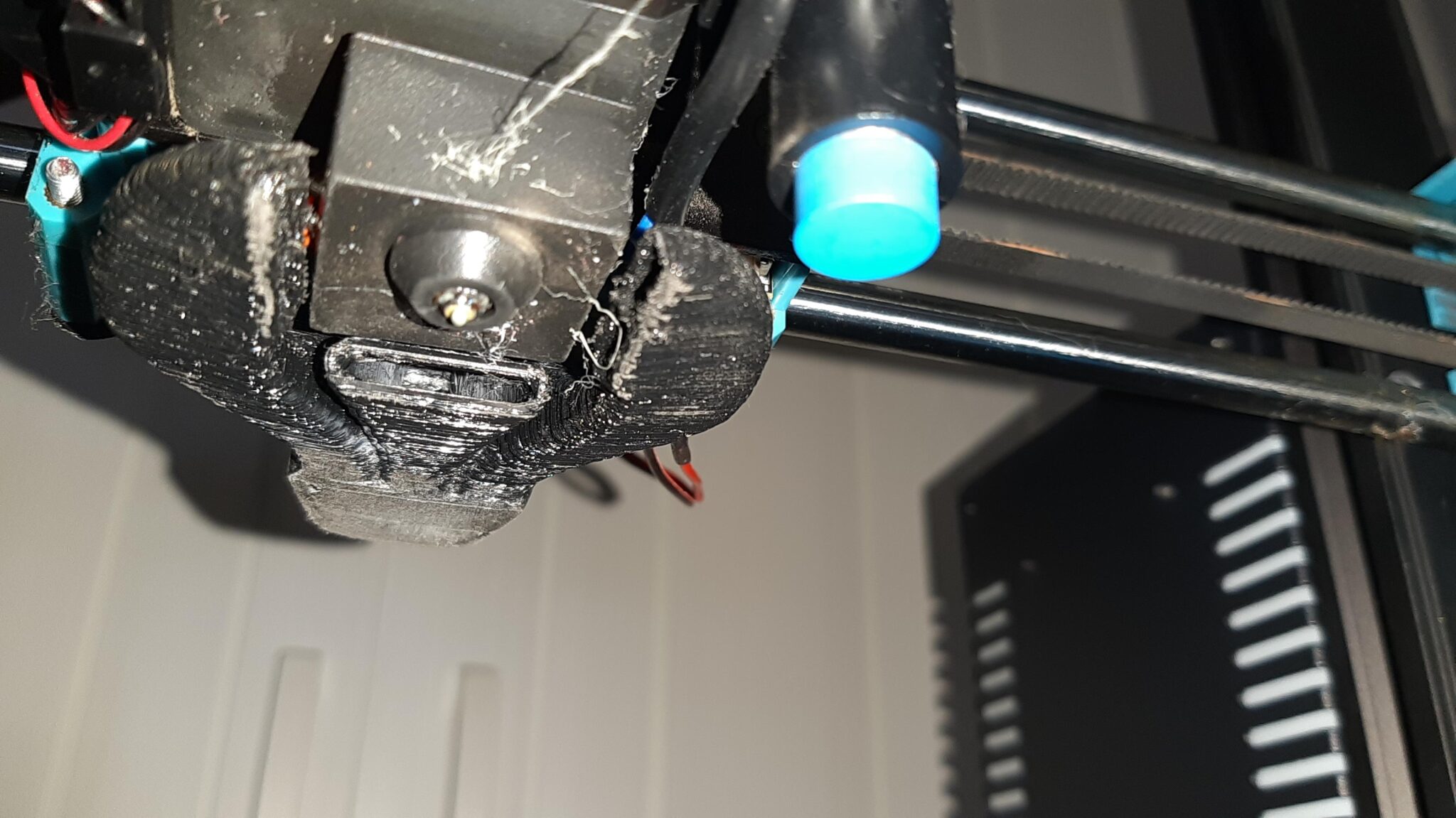 mounted 3d printed duct and extruder, picture from below