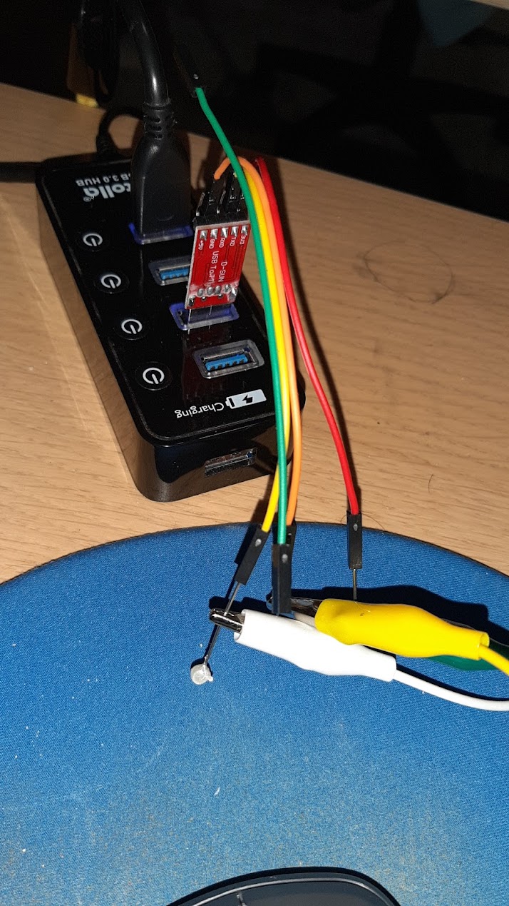 black usb hub with usb2ttl adapter and some colorful dupont wires